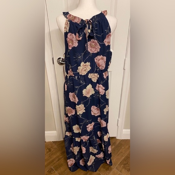 XL Dress - Picture 4 of 6